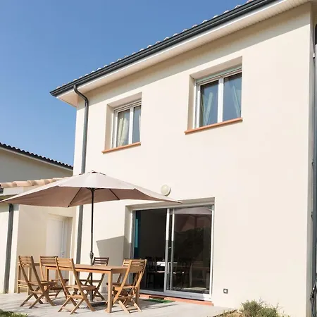 Prázdninový dům Les De Castel - 