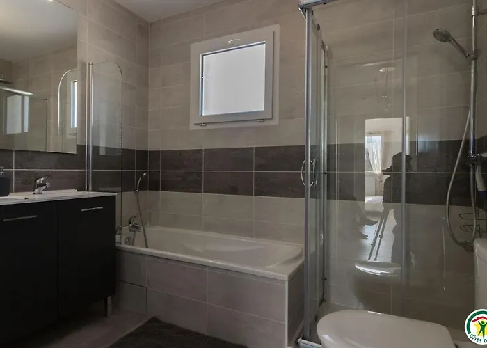 Hébergement de vacances Les De Castel - Les Muriers *