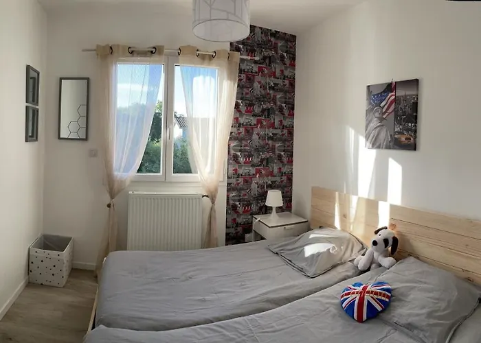 Les De Castel - Les Muriers Hébergement de vacances *