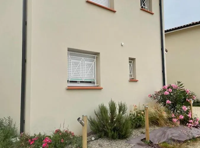 Les De Castel - Les Muriers Hébergement de vacances Castelmaurou